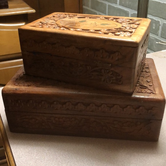 Set of 2 Carved Wooden boxes (India) - Picture 1 of 9